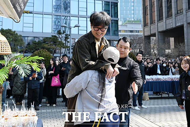 Jang Hang-jun’s 12 Million Miracle: ‘The King and the Man’