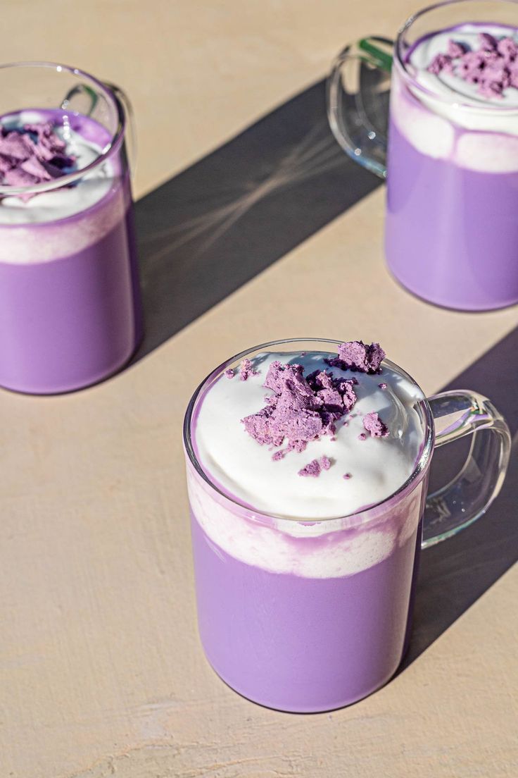 우베를 활용한 다양한 빵과 아이스크림 디저트들