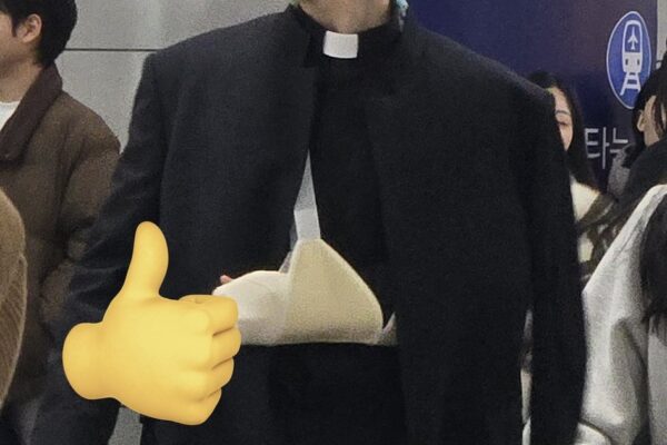 이준혁 사제복 실물 실화? 오컬트 ‘각성’ 목격담에 인터넷 난리남 😱