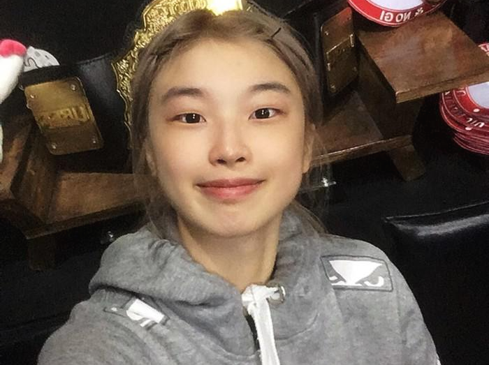 뷔와 오혁 아내의 분위기 있는 닮은꼴 비교 사진