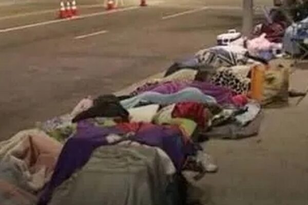 BTS en Gwanghwamun: ARMY Acampa 9 Días Antes del Show