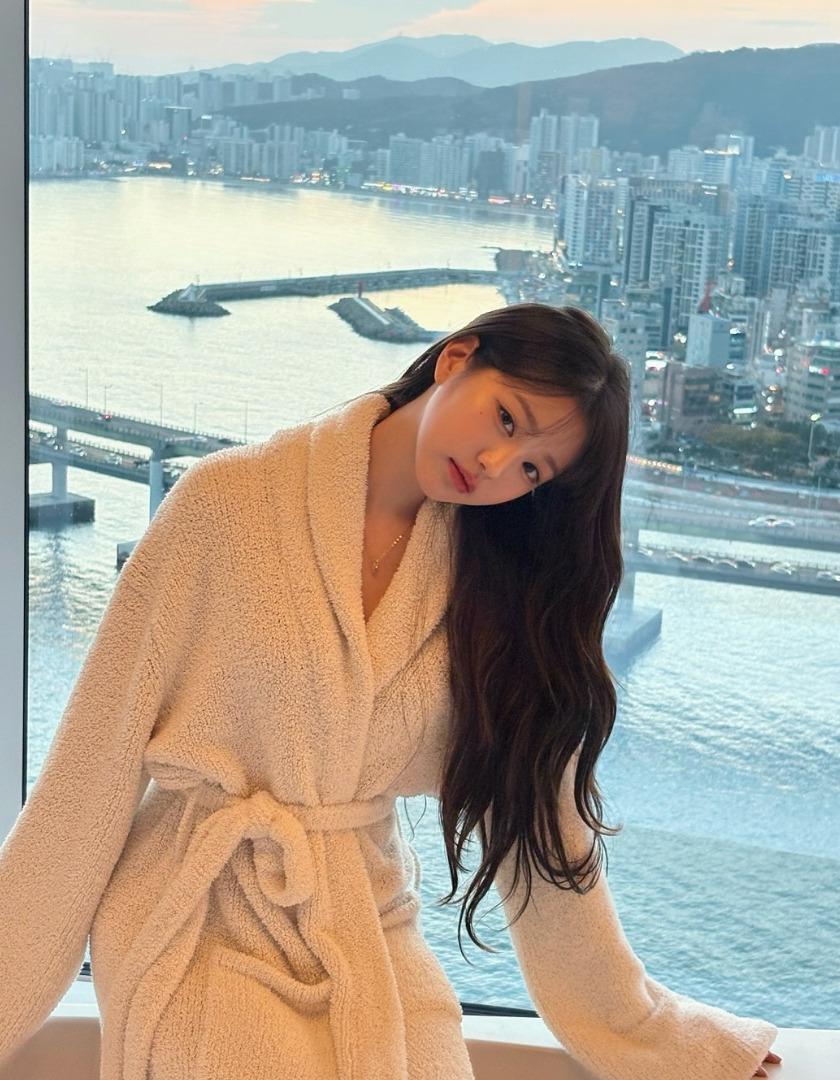 IVEウォニョンの透明感あふれる最新お風呂セルカ