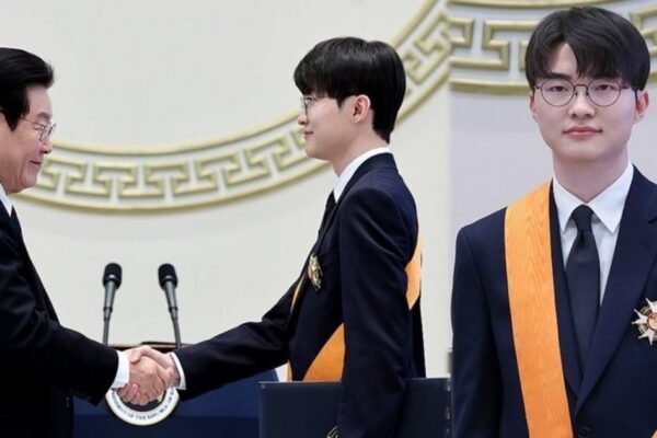 Is Faker Already a National Hero? The Cemetery Debate 🍵