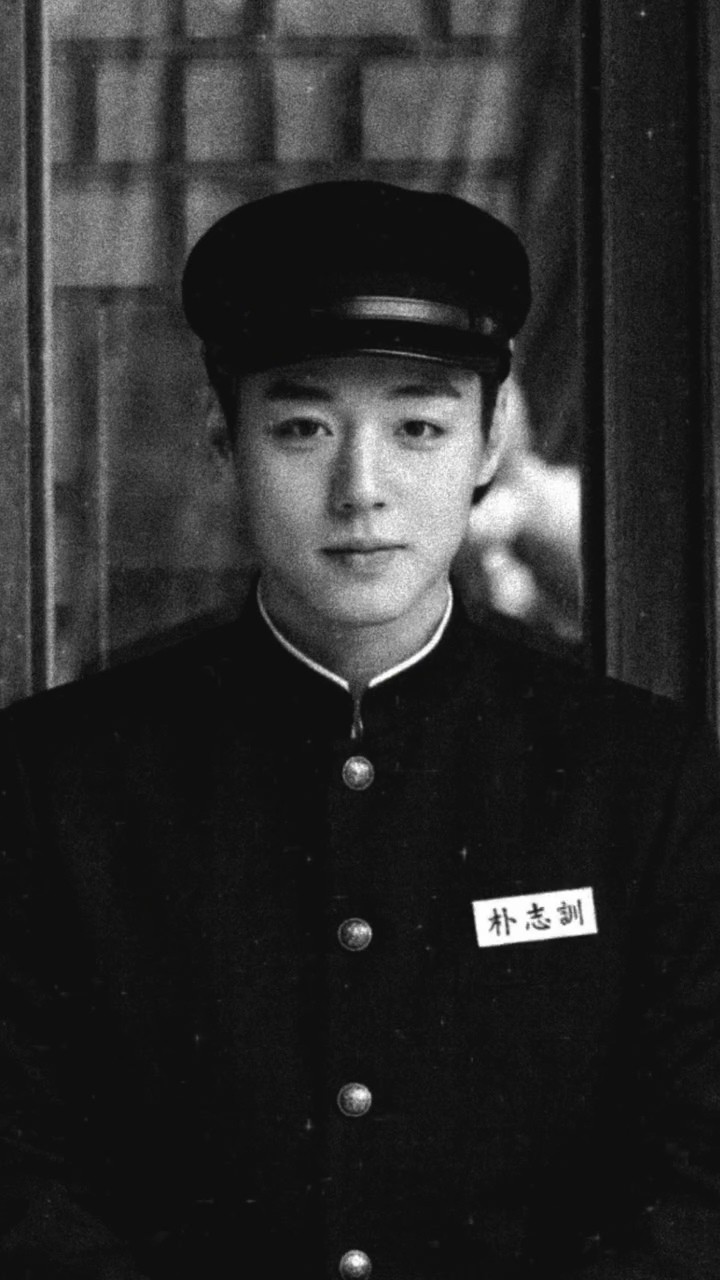 박지훈의 고전적인 분위기를 강조한 가상 이미지. 시대극의 주인공으로서 손색없는 비주얼을 보여준다.