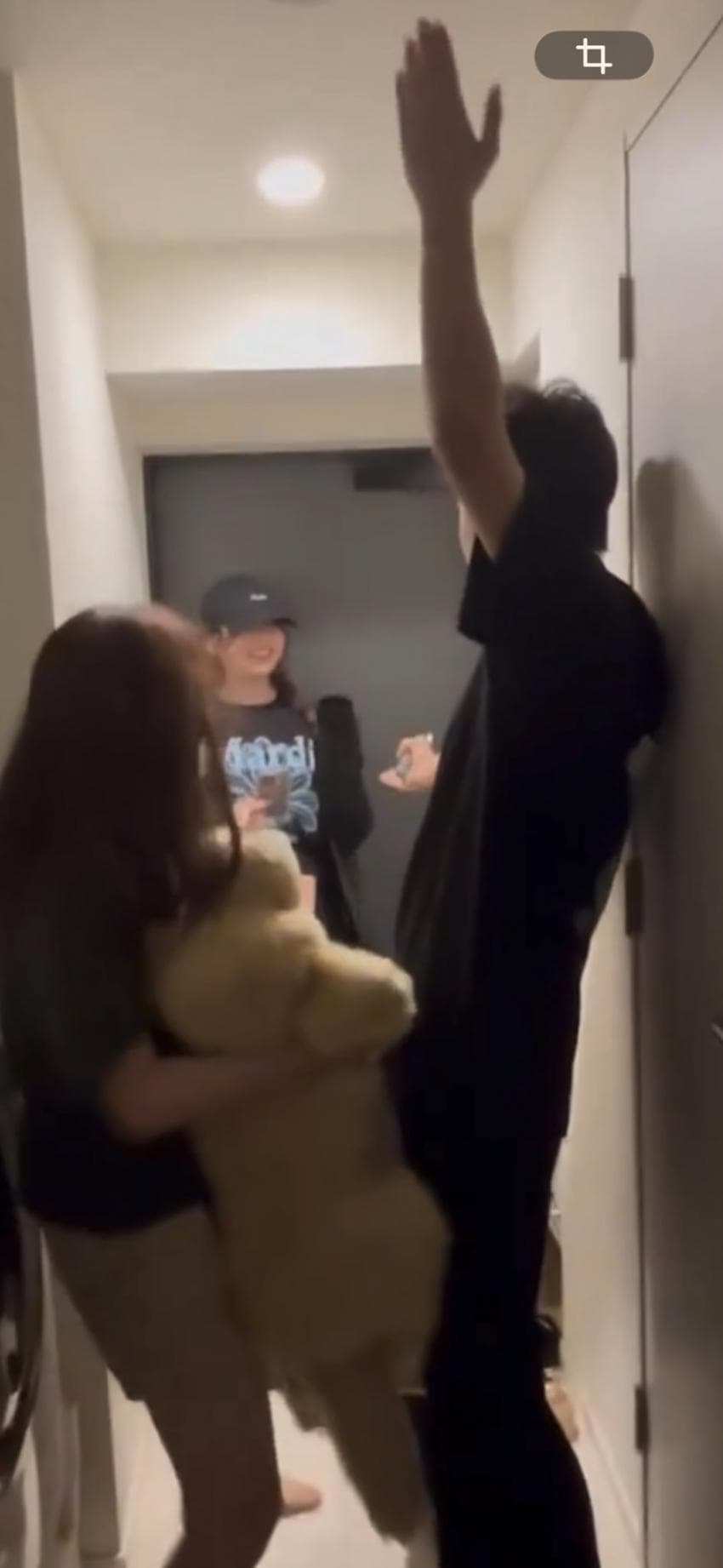 A collage of social media evidence and blurred photos allegedly showing the idols at the center of the dating rumor.