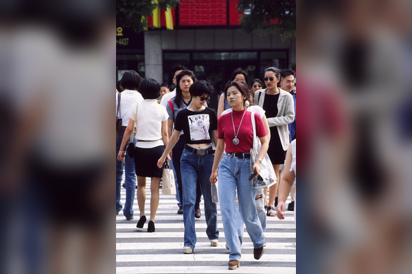 90s Seoul Street Style: The Viral That Proves the Iconic Style