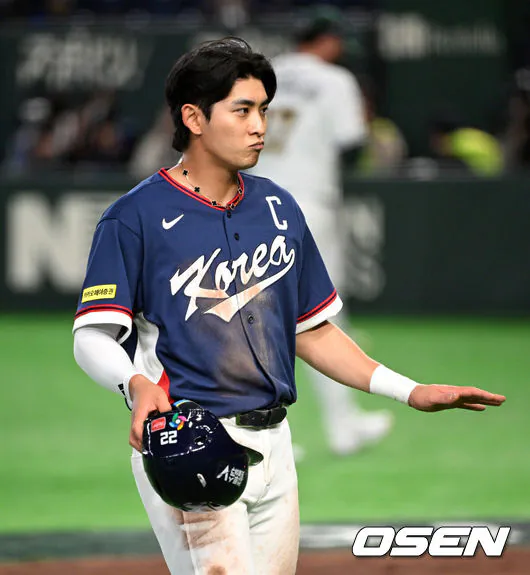 이정후의 반클리프 목걸이 착용 샷과 여동생 가현 님의 인스타그램 무물 답변 화면