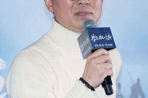 「王様と私」現象：1000万部近くとチャン・ハンジュンの漫画撤回