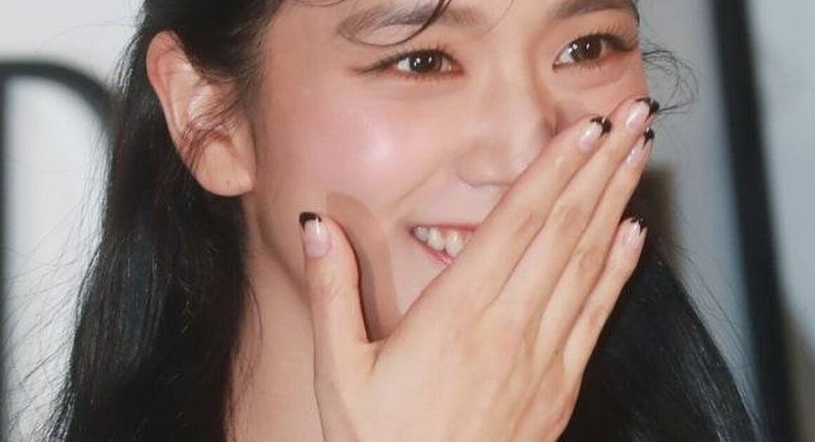 Jisoo’s Family Business? The Management Mystery Deepens