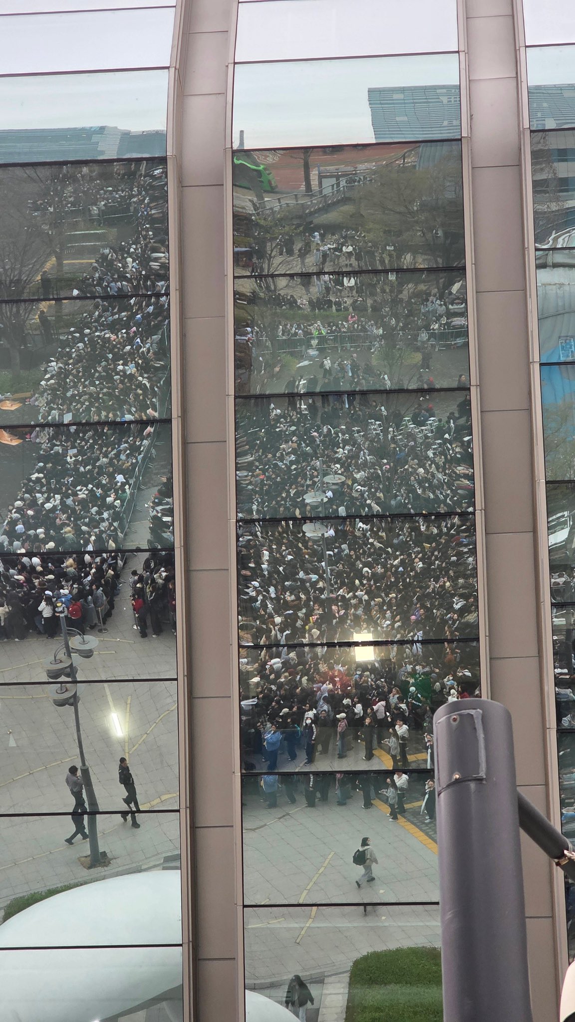 The iconic Solati van used by Wanna One during their peak years, spotted again in 2026