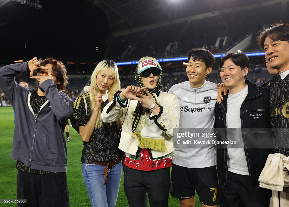 Close up of the atmosphere and fan excitement at the Son Heung-min match in LA where BIGBANG was spotted